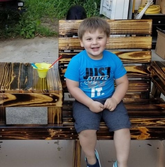 Meet your Posher, Nicole - Picture 1 of 1